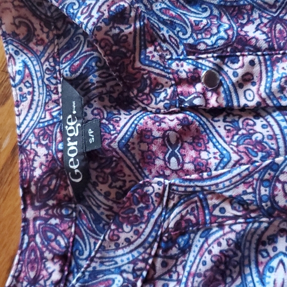 Sheer sleeveless blouse - Picture 3 of 3